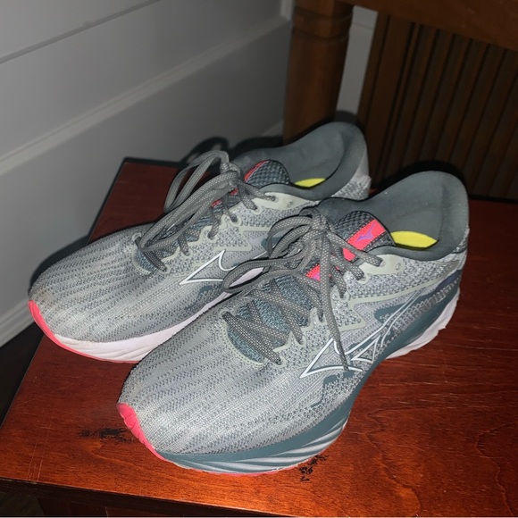 Mizuno Wave Rider 27 - Picture 1 of 3